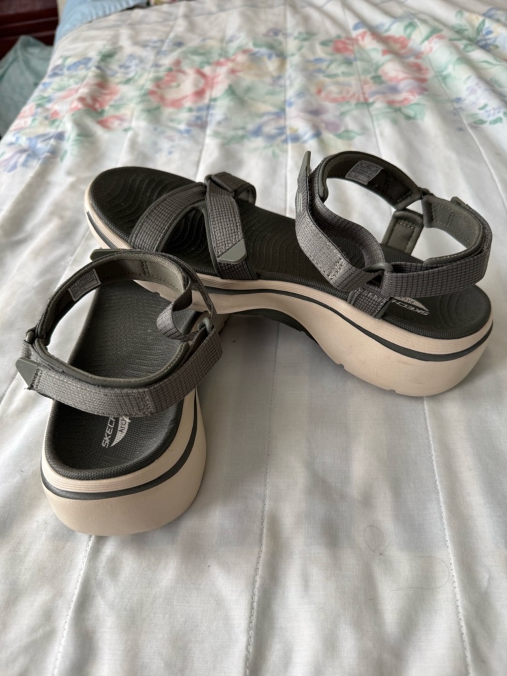 Skechers Arch Fit Women's Gray Adjustable Strap Sandals - Picture 3 of 5